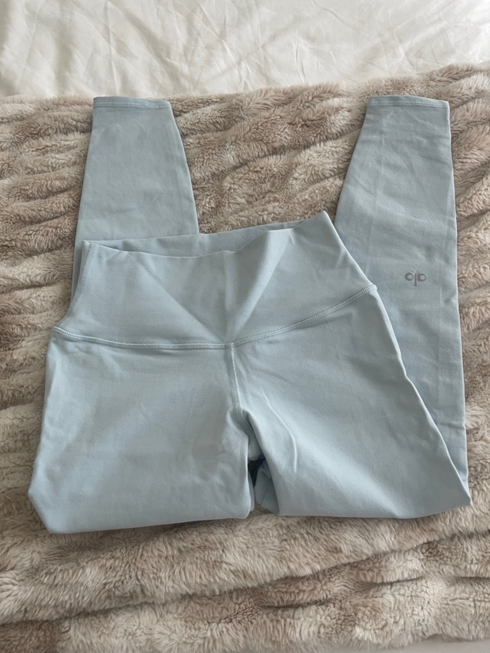 Alo light blue leggings